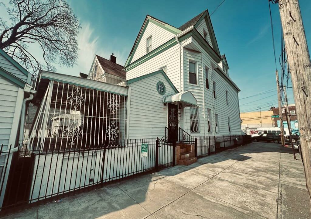 376 Bronx Park 2