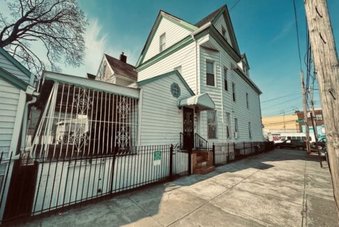 376 Bronx Park 2