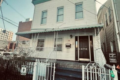 376 Bronx Park